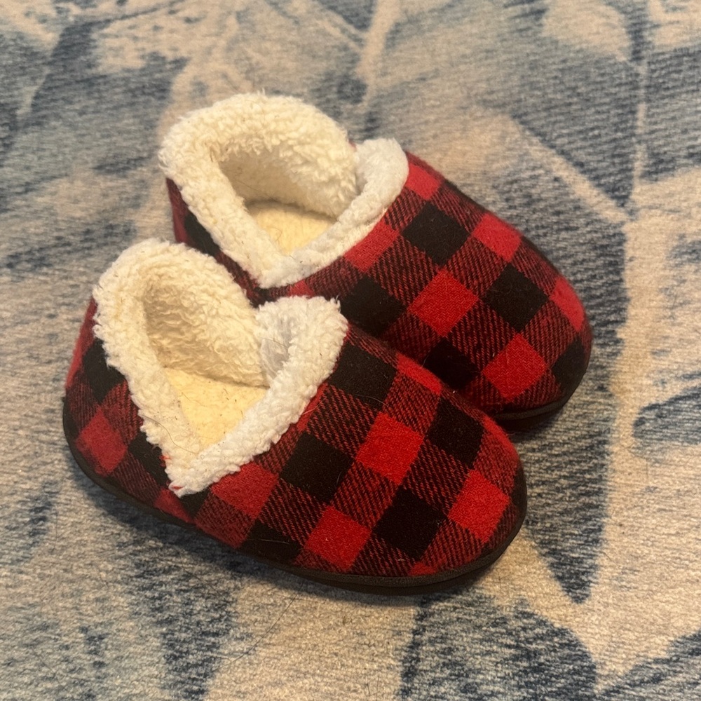 Cat & Jack Red and Black Plaid Kids Slippers